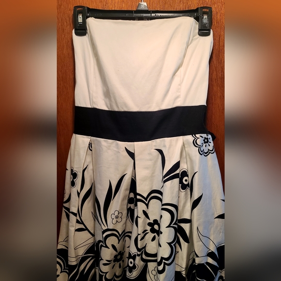 HOST PICK! 🎉🎊A.P.N.Y beautiful black&white floral bustier formal dress sz14 - Picture 3 of 8